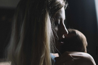 В России хотят увеличить пособие по уходу за ребёнком до уровня зарплаты родителя