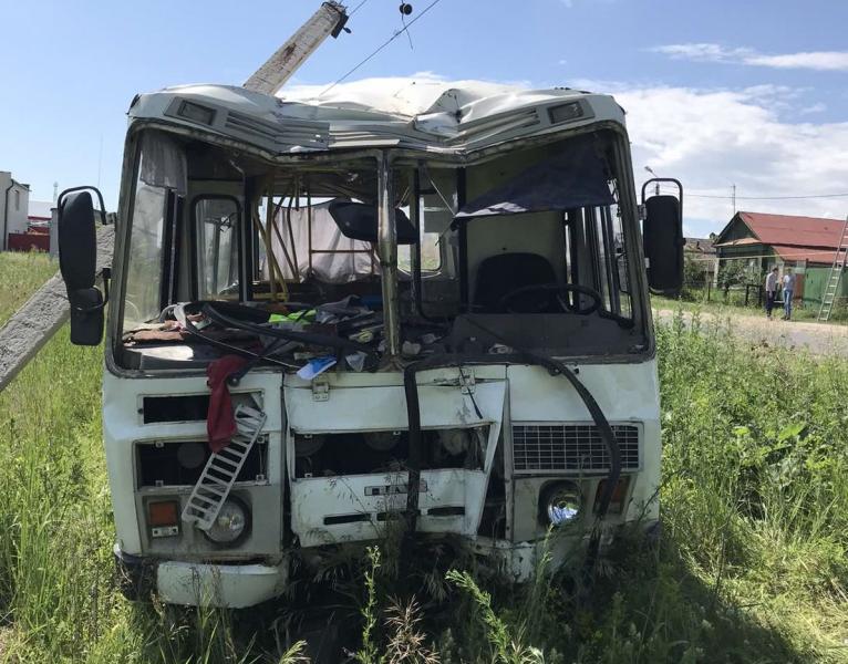 В Сызрани госпитализировали водителя автобуса после ДТП