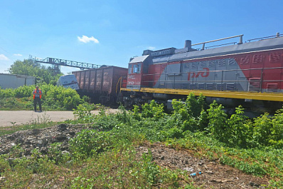 В Самаре 2 июля грузовой поезд столкнулся с "газелью"