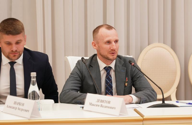 Вячеслав Федорищев поздравил выпускников первого потока "Школы героев" с завершением обучения