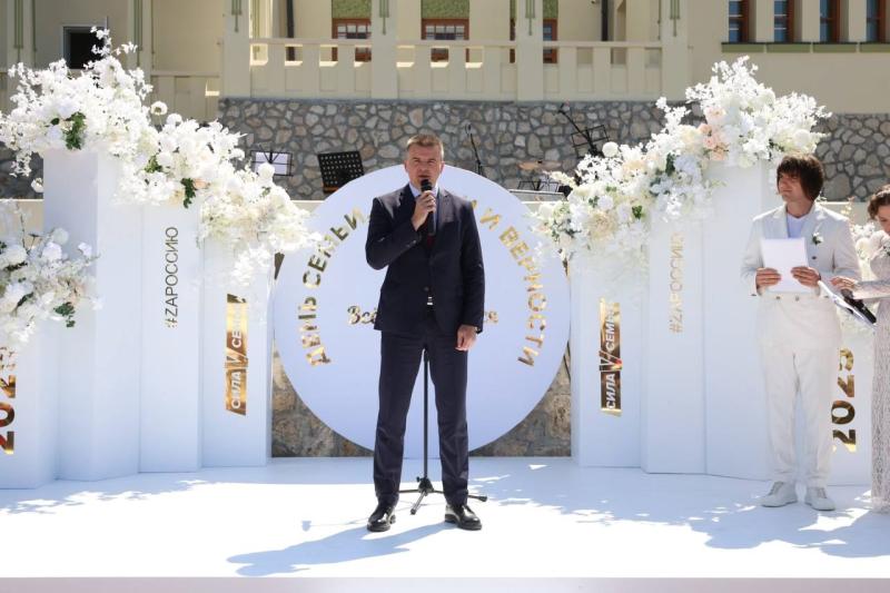 В Самаре чествовали юбиляров супружеской жизни