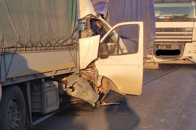 На трассе в Самарской области 17 сентября столкнулись три грузовика