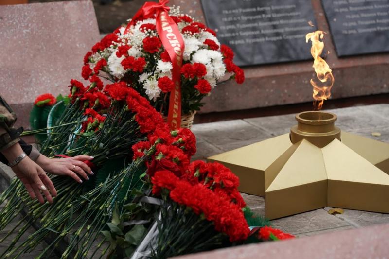 Дмитрий Азаров встретился с родными героев России, погибших при исполнении воинского долга