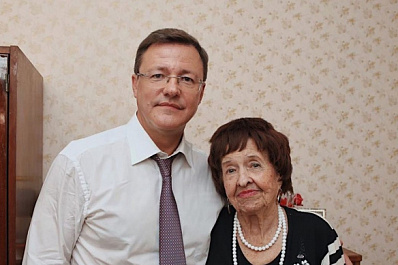 Дмитрий Азаров выразил соболезнования в связи с уходом из жизни ветерана труда Людмилы Ковалевой