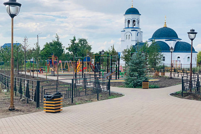 В Чапаевске завершают работы по благоустройству двух скверов