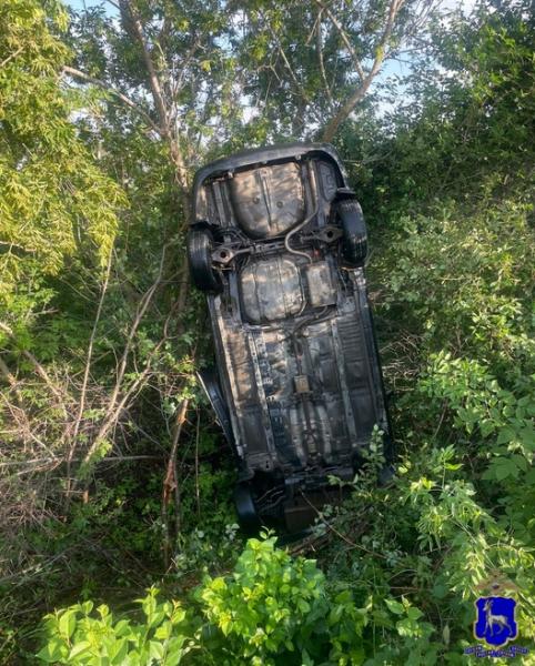 В Самарской области на трассе легковушка вылетела в кювет, водитель погиб