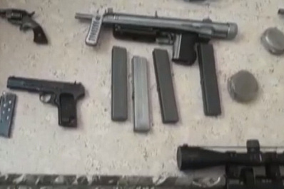 Появилось видео изъятия целого арсенала оружия у двух жителей Самарской области 