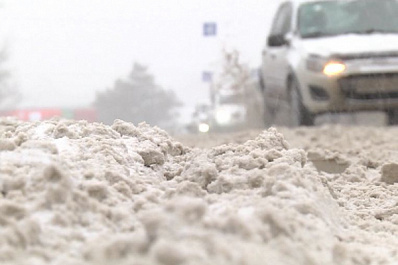 200 рабочих вышли на уборку улиц в Самаре