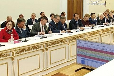 Дмитрий Азаров раскритиковал местные власти за работу по подаче тепла в жилые дома