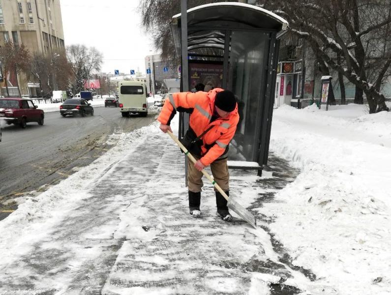 Глава Самары Елена Лапушкина проверила, как организована уборка города от снега и наледи