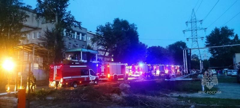 В Самаре эвакуируют людей из горящей больницы, есть погибший