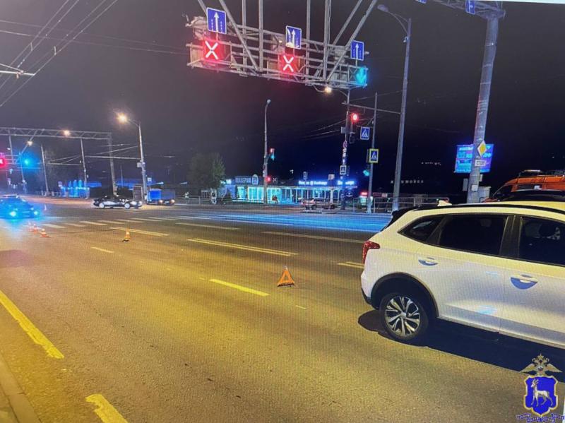 В Самаре ночью на Московском шоссе иномарка столкнулась с электросамокатом