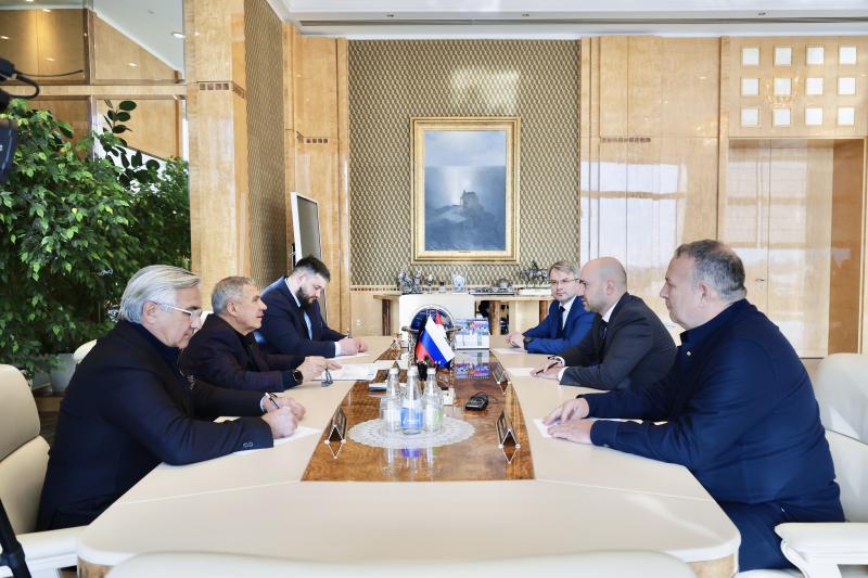 Сила в кооперации: Вячеслав Федорищев и Рустам Минниханов обсудили вопросы сотрудничества на межрегиональном уровне 