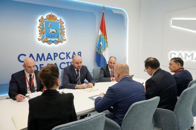 Губернатор Самарской области и посол Казахстана обсудили инвестиции в регион