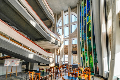 В Самаре установили мемориальную доску руководителю строительства филармонии и цирка