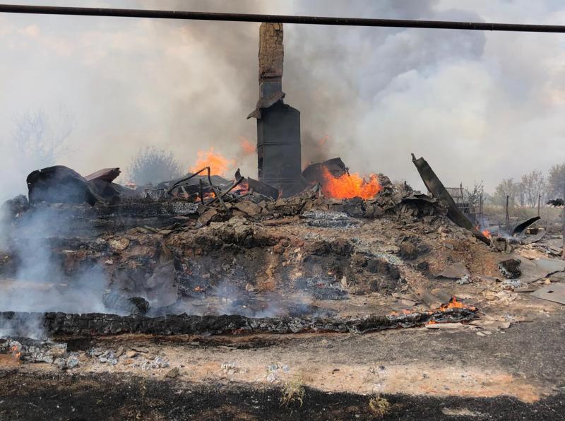 "Будем помогать людям восстанавливать жилье": Дмитрий Азаров - о крупном пожаре в Борском районе