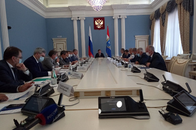 Дмитрий Азаров проводит встречу с депутатами Госдумы РФ