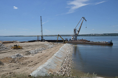 Более 1000 человек строят новый самарский мост через Волгу