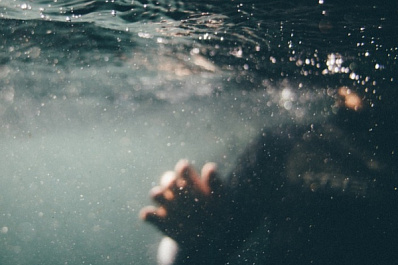 В Сызрани рыбака засосало под воду