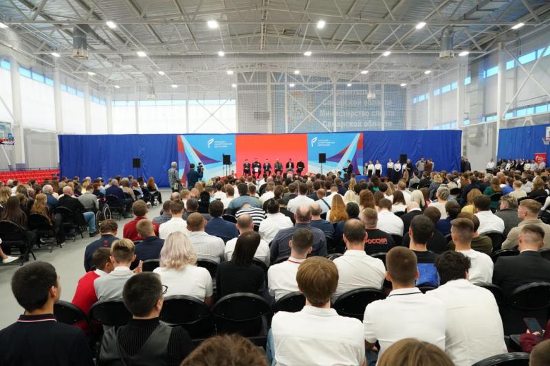 Вячеслав Федорищев встретился с легендарными спортсменами региона, тренерами и молодыми талантами  