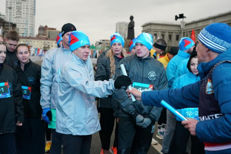 5 км по улицам Самары: как спортсмены готовились к массовому забегу