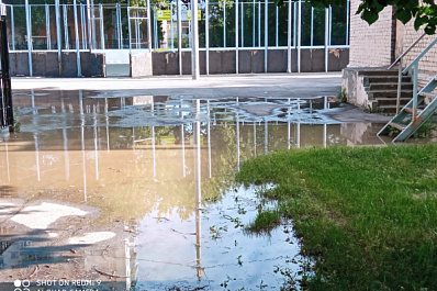 В Самаре затопило школу № 155 из-за аварии на насосной станции в Октябрьском районе