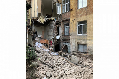 На месте обрушения стены жилого дома на Галактионовской в Самаре идут демонтажные работы