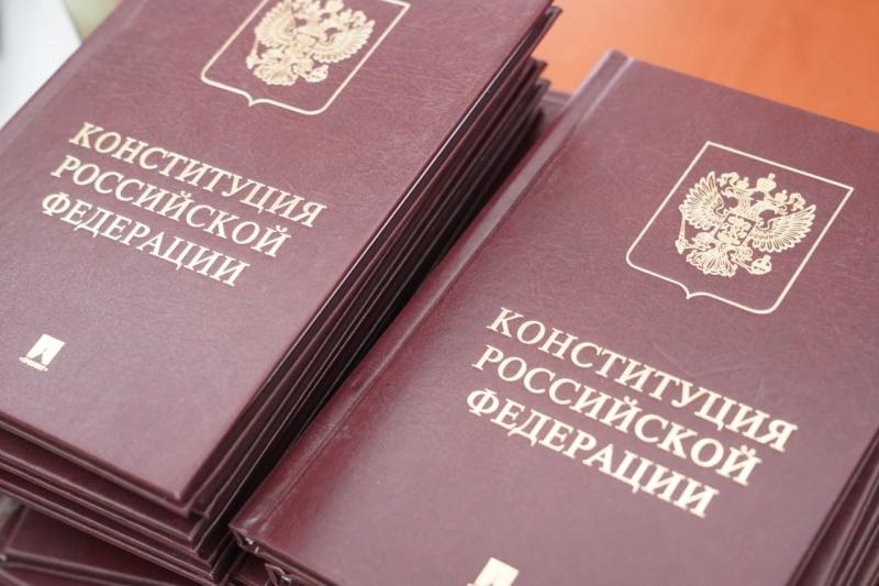 Стали взрослее: активные школьники Самарской области получили паспорта