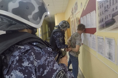 В Самаре показали, как справиться с дебоширами в школе