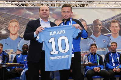 Футболист "Крыльев Советов" на поле спас жизнь игроку сборной Швейцарии