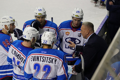 Хоккейная "Лада" одержала четвертую победу подряд 