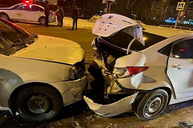 Массовое ДТП в Тольятти: на улице Дзержинского столкнулись 4 автомобиля