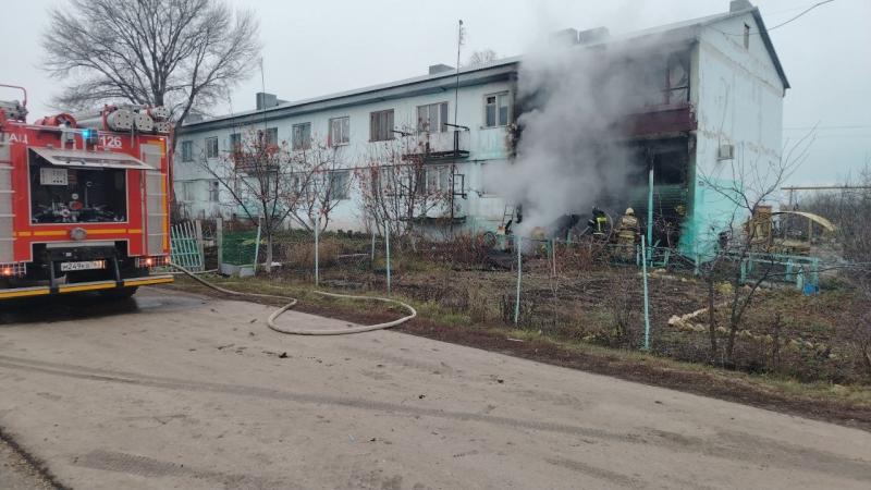 В Красноармейском районе загорелся многоквартирный дом