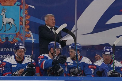  Хоккеисты "Лады" в Магнитогорске отыгрались со счета 0:2 