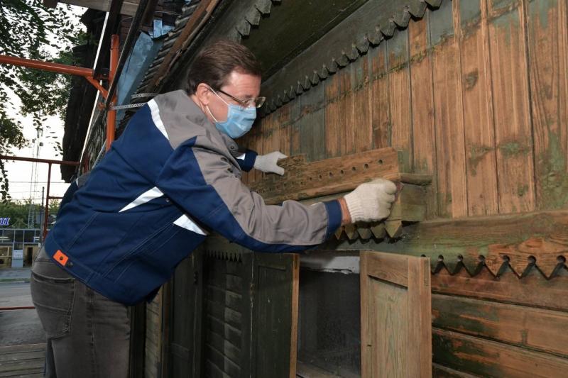 Дмитрий Азаров присоединился к волонтерам на "Том Сойер Фесте"