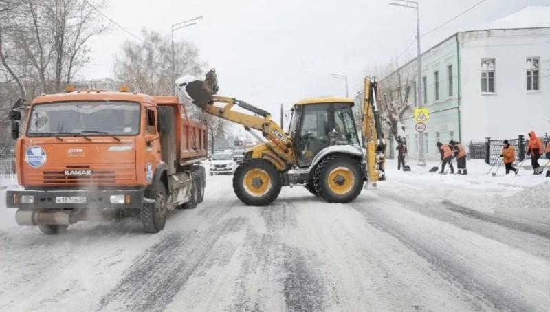 В Сызрани расширили 13 заметенных снегом дорог
