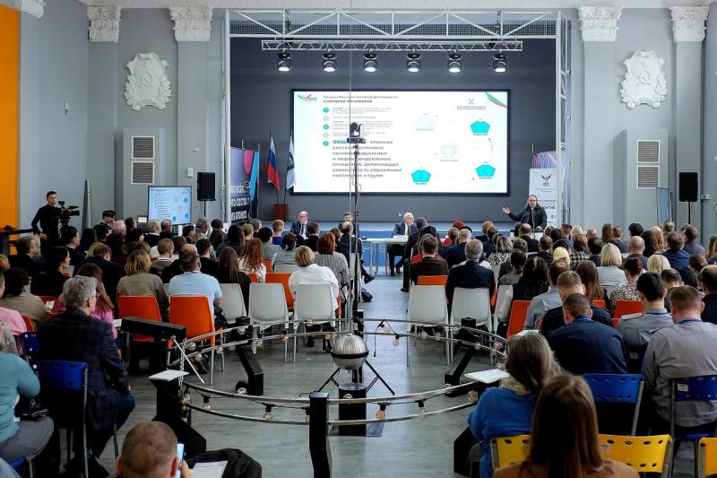 В Приволжском федеральном округе стартовала конференция "Основы российской государственности: развитие"