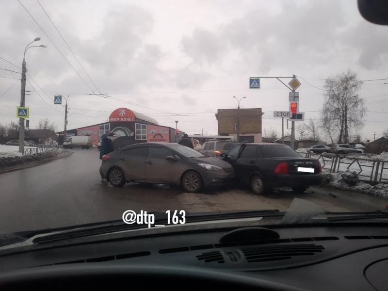 На Самарскую область обрушился снег