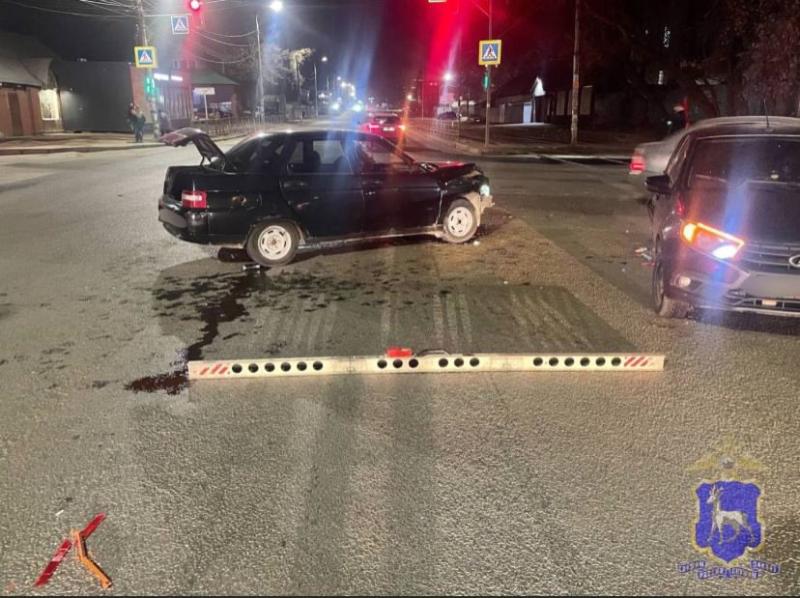 Женщина пострадала при столкновении двух легковушек в Самаре