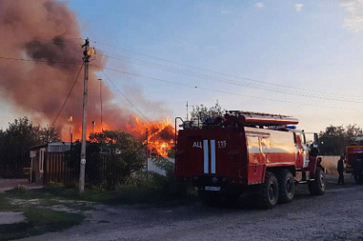 В Самарской области полыхает частный дом на 200 "квадратах"