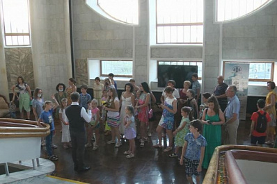 В Самарской филармонии прошла интерактивная экскурсия "Ангел места" для юных зрителей