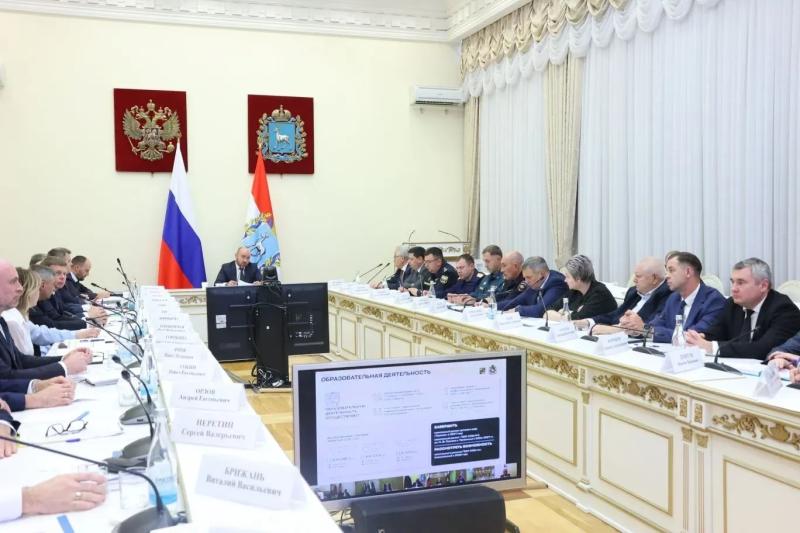 Губернатор Федорищев поручил создать в Самарской области фонд для доплат врачам, учителям и социальным работникам