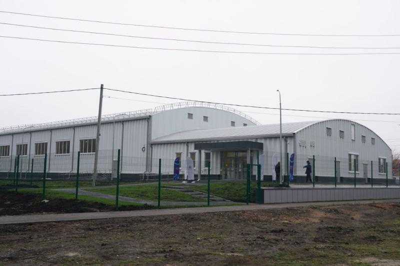 Губернатор Вячеслав Федорищев оценил новый ФОК в Смышляевке