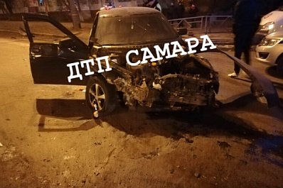 ВАЗы "поцеловались": в Самаре произошло ДТП с пятью пострадавшими