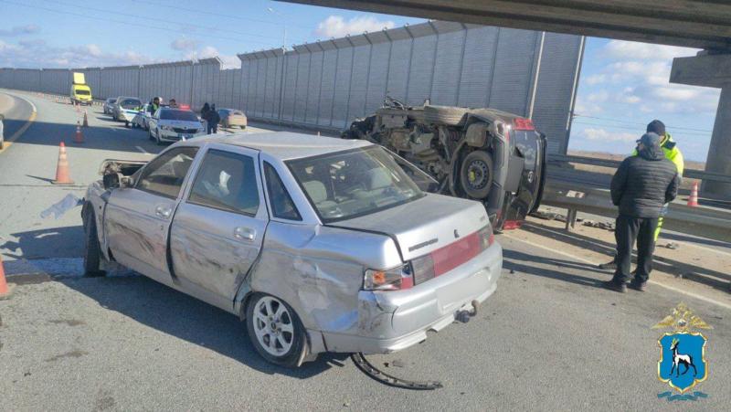 На трассе "Обход Тольятти" при столкновении GAC и "десятки" пострадали два человека