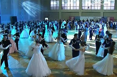 Областной кадетский бал собрал в Самаре более 100 пар