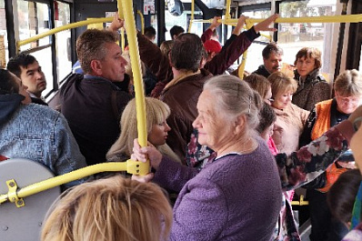 Самарцы застряли у площади Славы из-за поломки 50-го автобуса