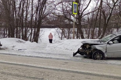 Обгон обернулся аварией: в Самарской области после столкновения Lada Kalina с иномаркой пострадала женщина