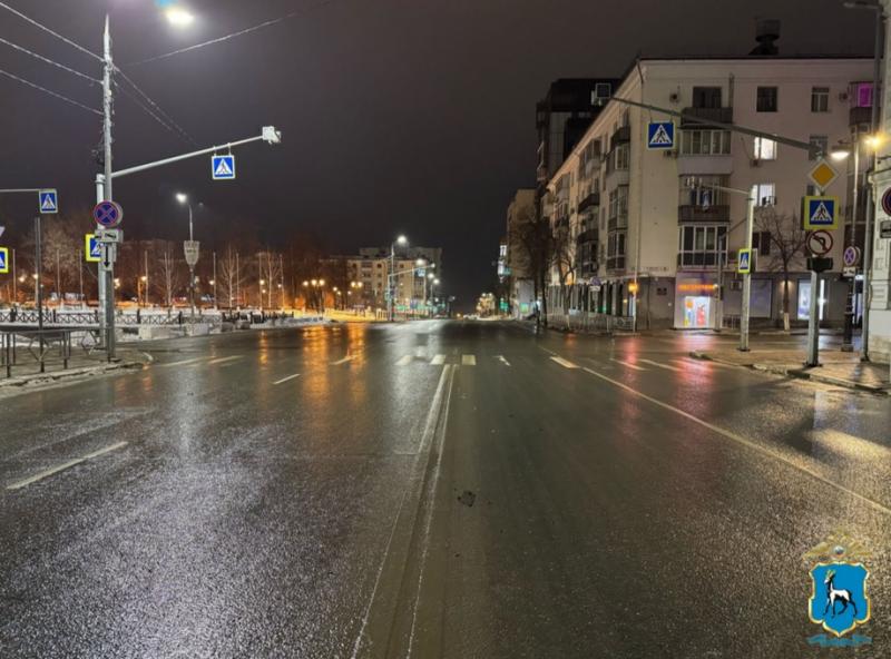 В центре Самары мужчина на Audi A4 сбил 23-летнюю девушку