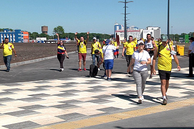 Болельщики из Сенегала и Колумбии устроили в Самаре настоящий карнавал